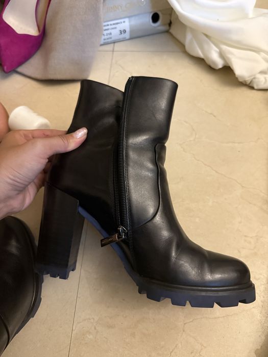 Стильные черные ботильоны на устойчивом каблуке