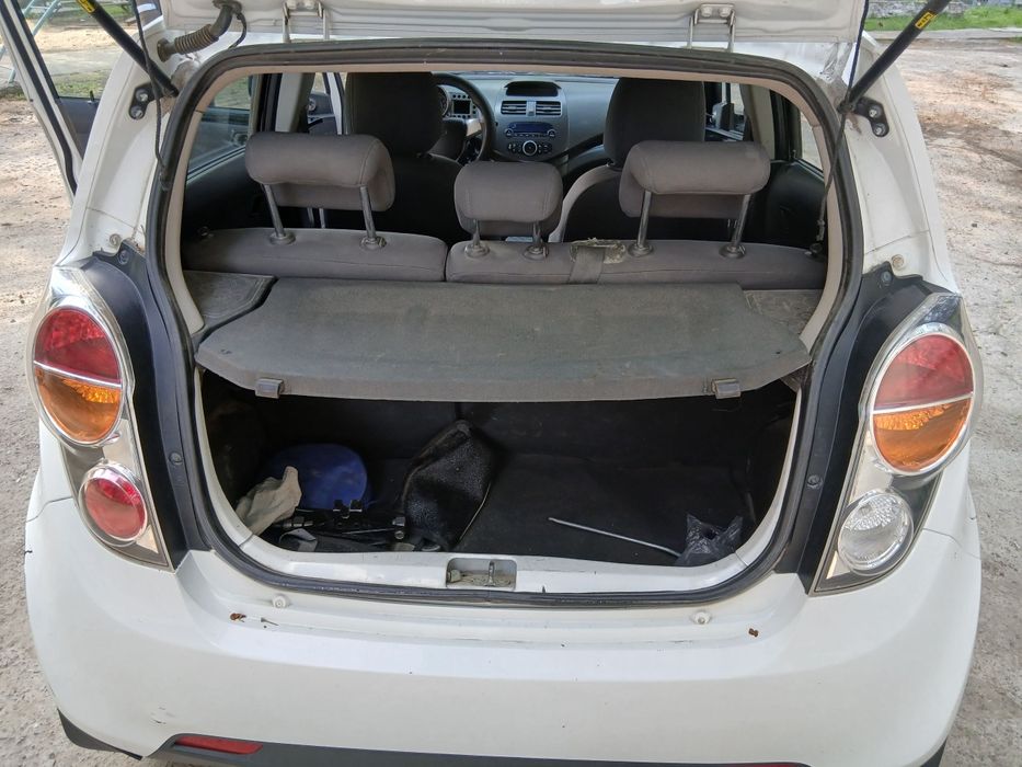 Спарк 1-позиция 2011 йил 2 круг йурган краскаси капот ва олди крилода