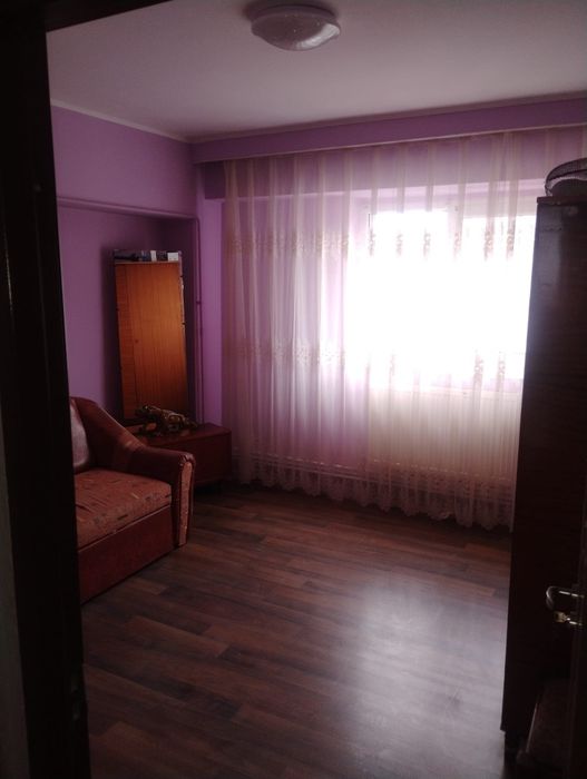 Vand apartament cu 3 camere confort 1 etaj 6 zona Bariera Călărași lângă lidal