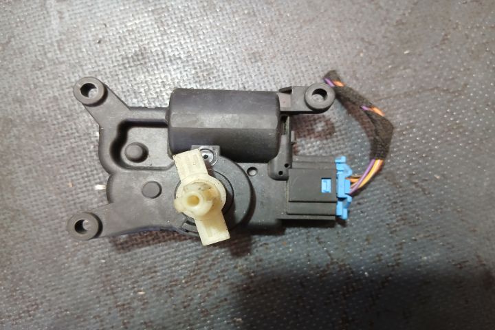 Motoras clapeta aeroterma 2Q0907511A 2Q0907511A Seat Ibiza a 5-a gene