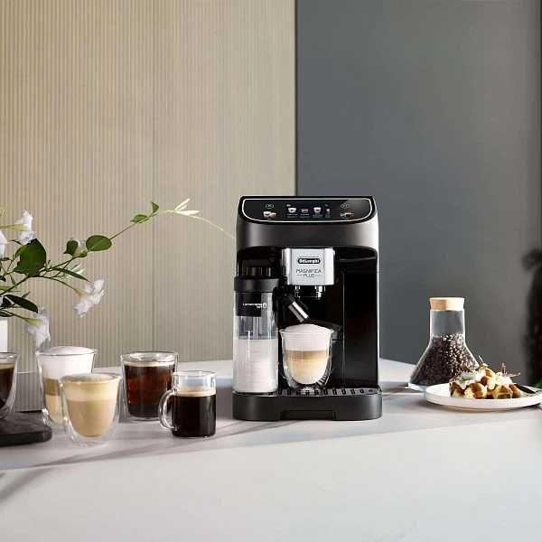 Кофемашина DeLonghi Mgnifica Plus+ Made in Italy
