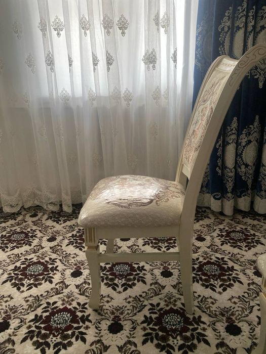 Продается стол и стульчики Г Нукус
