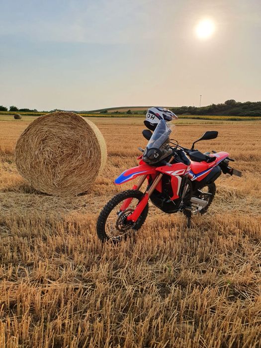 Vând Honda CRF300 Rally – 2.500 km