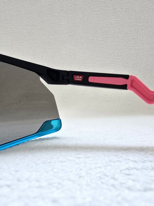 Слънчеви очила Oakley Bxtr