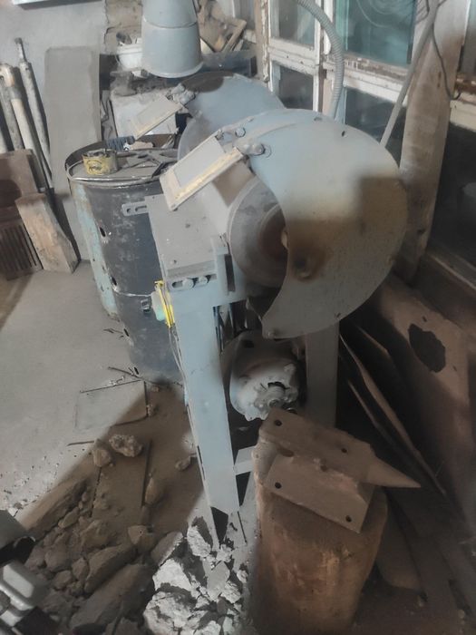 Токарный станок модель 1д95