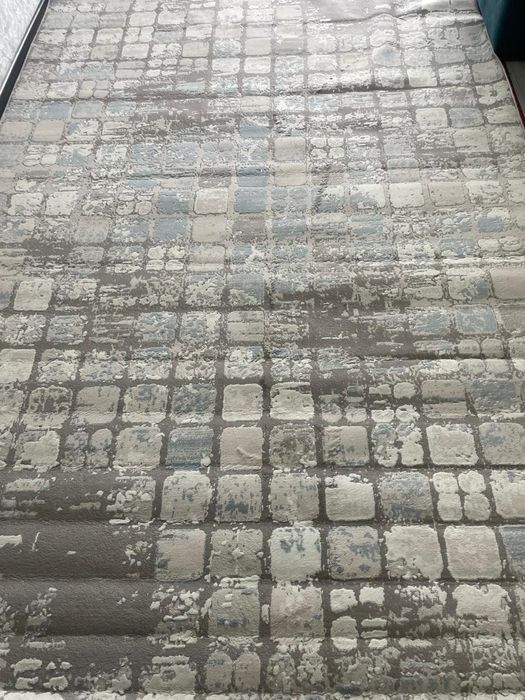 Ковёр б/у в отличном состоянии