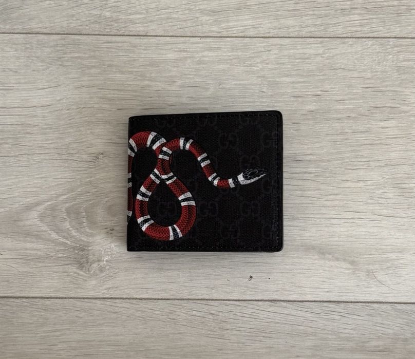 portofel Gucci..