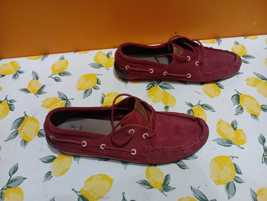 Tommy Hilfiger N 45 кожени - 15 €