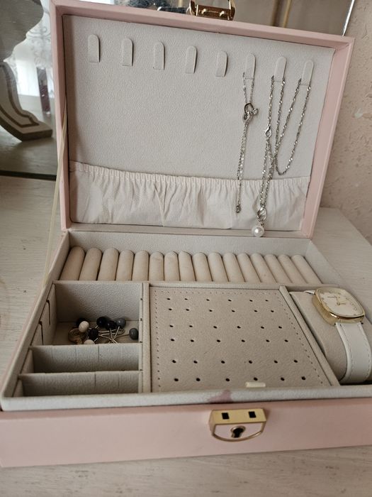 Taqinchoqlar uchun organayzer