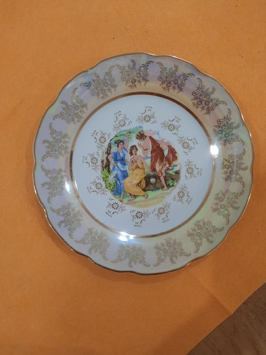 тарелки 12 штук.