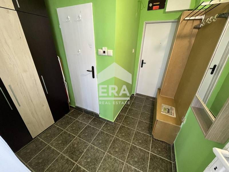 Дава се под наем Двустаен апартамент в Варна, ЖП Гара - 35 кв.м за 204 € - Снимка #1