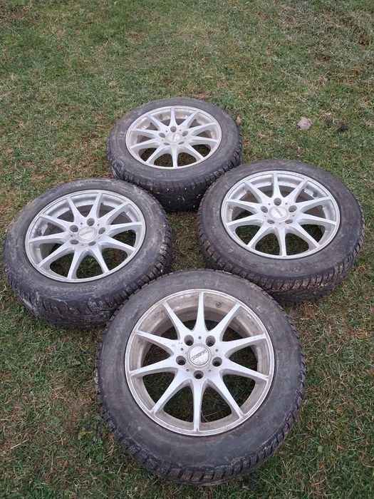 Vând cauciucuri de iarna cu genți pe 205/55/16