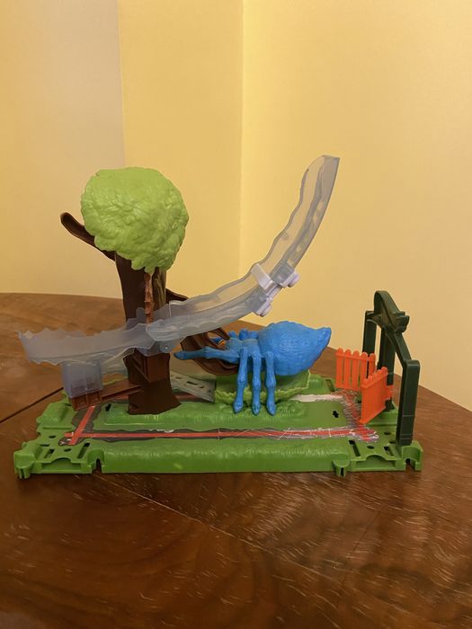 Срочно продам трек Hot Wheels (Хот Вилс)