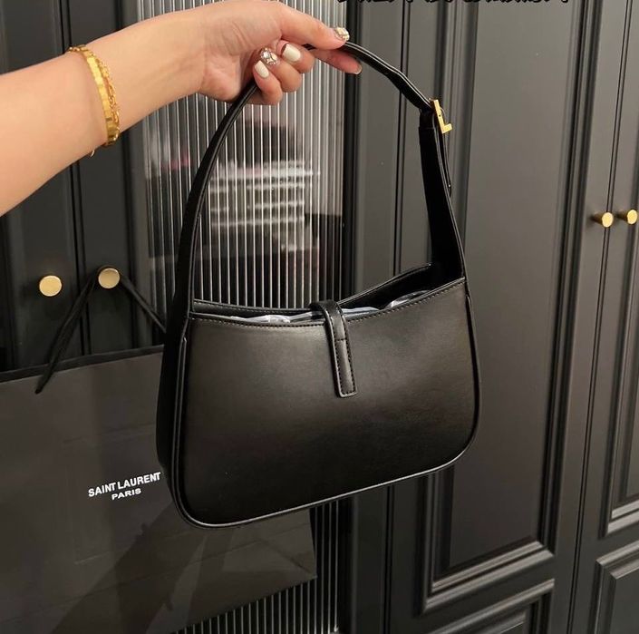 Saint Laurent Le 5 À 7 hobo bag