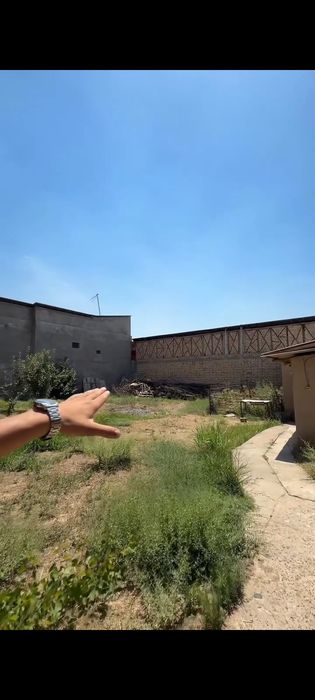 Srochni yer narxida hovli sotiladi