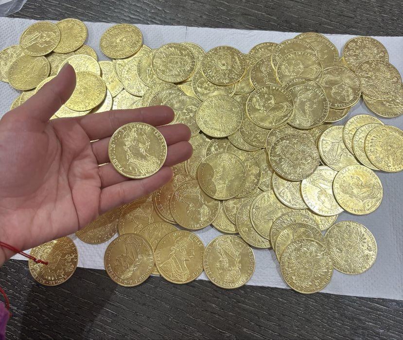Vand monede placate cu aur de 24k Farnk Iosif 4 ducat 1915