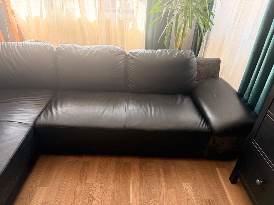 Canapea din piele ecologică