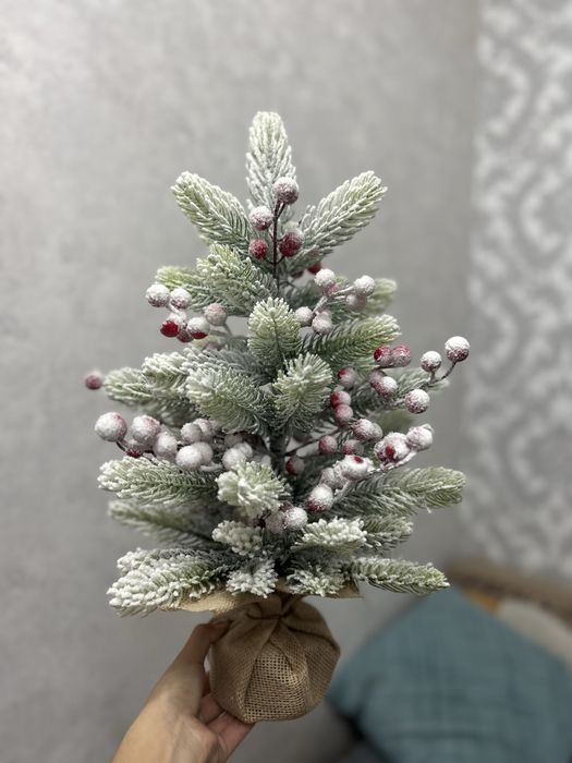 Новогодняя заснежанная  елка