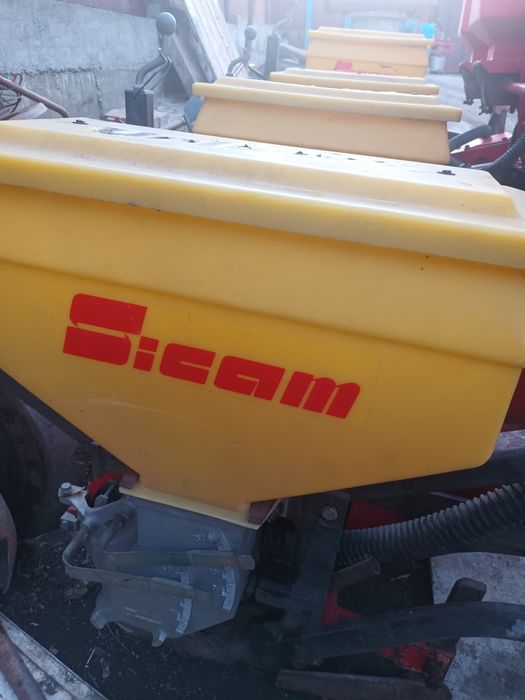 Vând semanatoare porumb unisem sicam