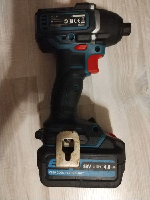 Impact Erbauer 20 V și acumulator 4Ah