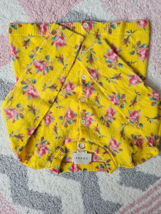 Cardigan Gucci 4 ani dar merge la 3 ani