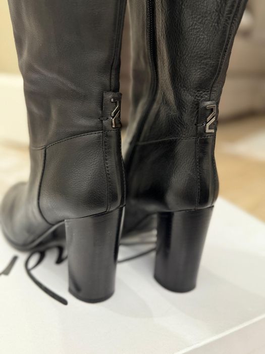 Продаются сапожки и туфли!