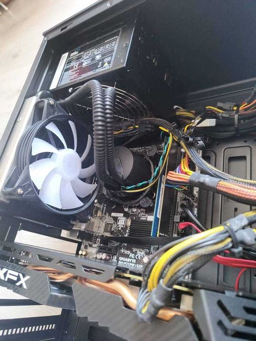 PC Gaming 1080p Intel i5 RX580 8GB Racire pe lichid AIO