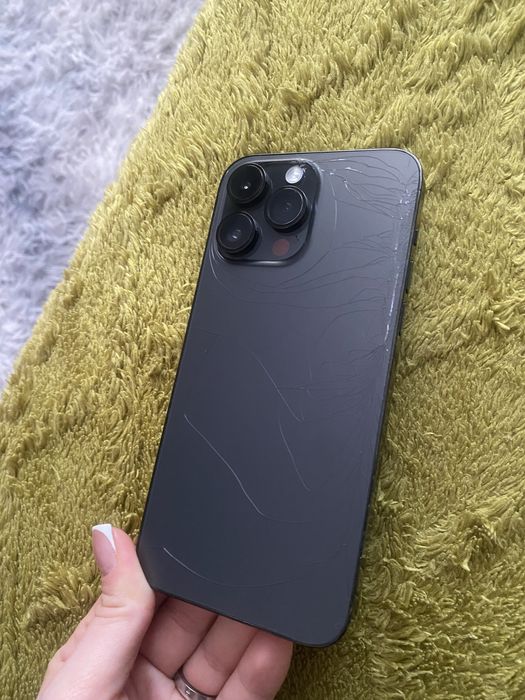 Продам айфон 14 про макс срочно