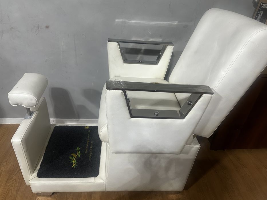 Педикюреое кресло