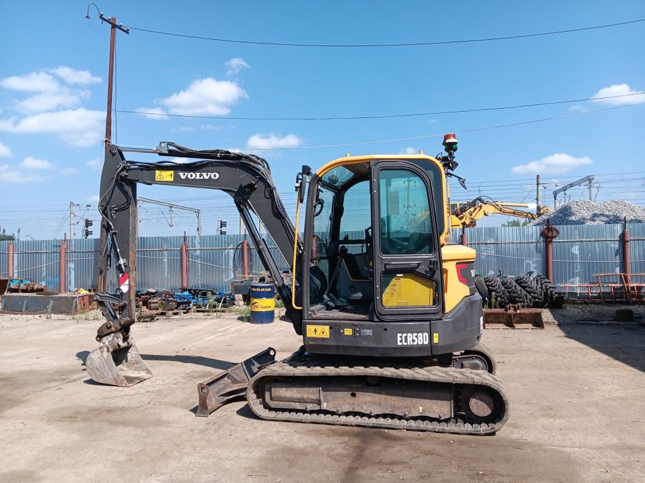 Vând miniexcavator volvo ECR50D