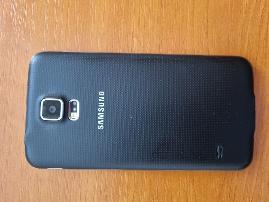 Телефон Samsung S5 Neo