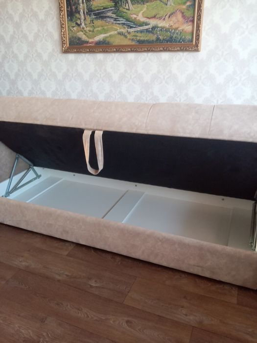 Продам диван в отличном состоянии