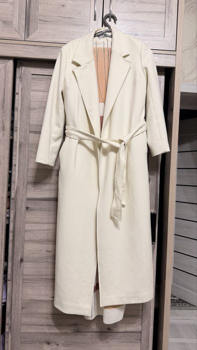 Пальто женское белое