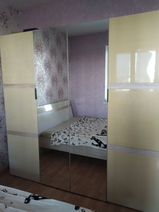 Продам шкаф, тумбу и кровать