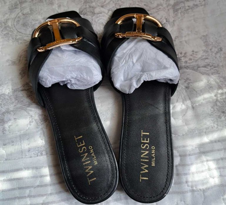 TWINSET Oval T-plaque leather slides