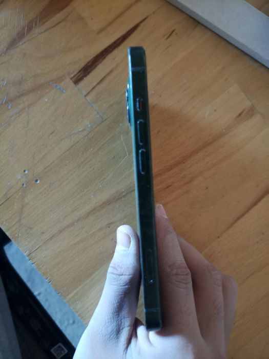 В продаже Iphone 13
