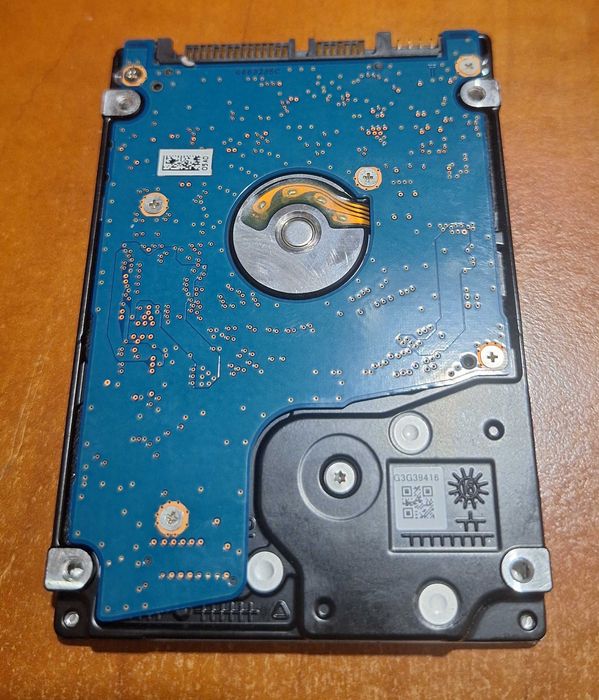 Vand HDD 1TB pentru Laptop 2,5”, S-ATA, health 100%, Toshiba