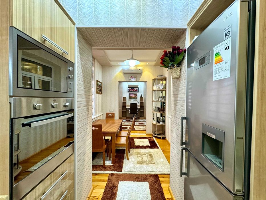 В аренду своя 3-х комн. в центре 93 кв. 3/5/5 Японское посольство