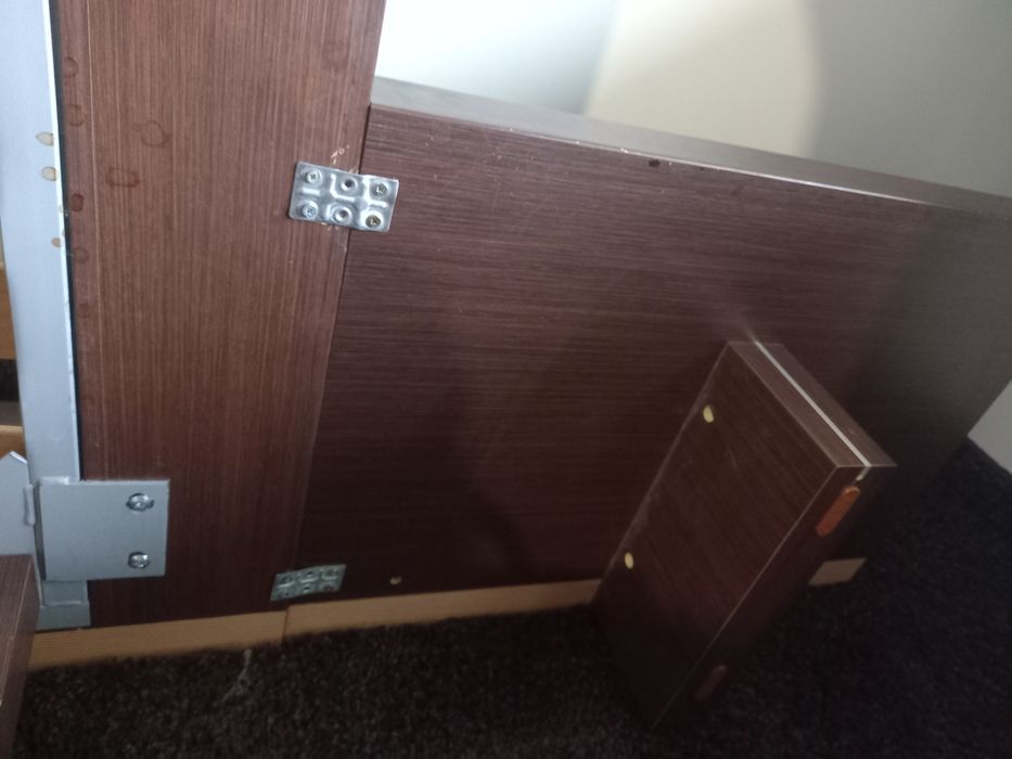 Спалня с нощни шкафчета и подматрачна рамка по поръчка