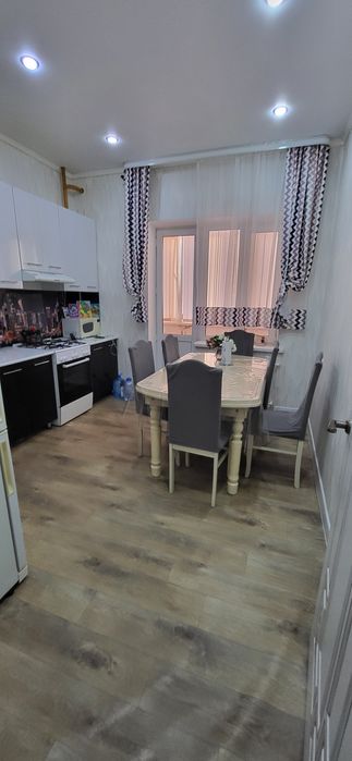 Продам 2 х ком квартиру  в 10 микроройоне