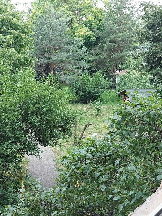 Под наем просторен двустаен апартамент в ж.к. Дружба 2