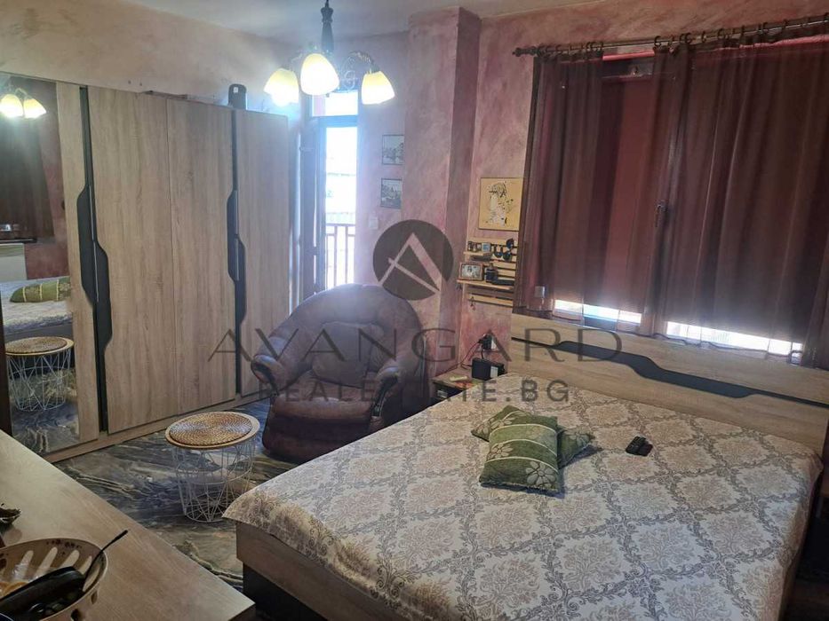 Продава се Четиристаен апартамент в Пловдив, Остромила - 170 кв.м за 1620 €/кв.м - Снимка #6