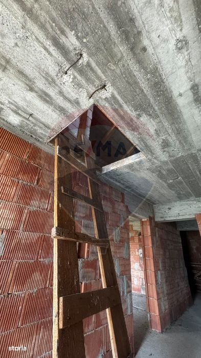 Casă / Vilă cu 6 camere de vânzare