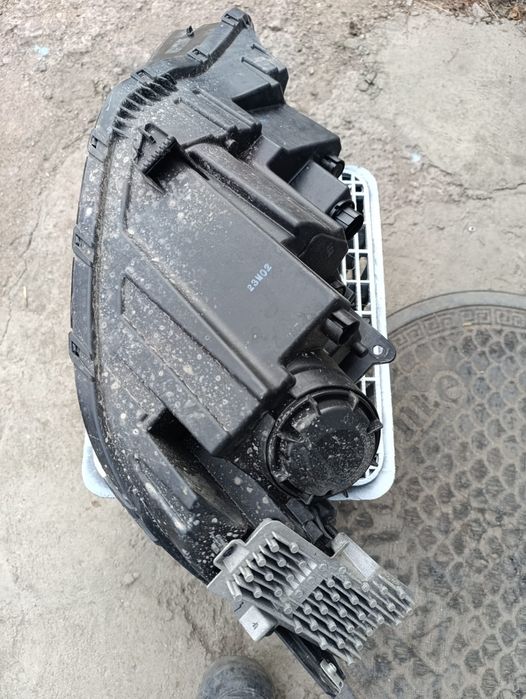 Продам фару на..