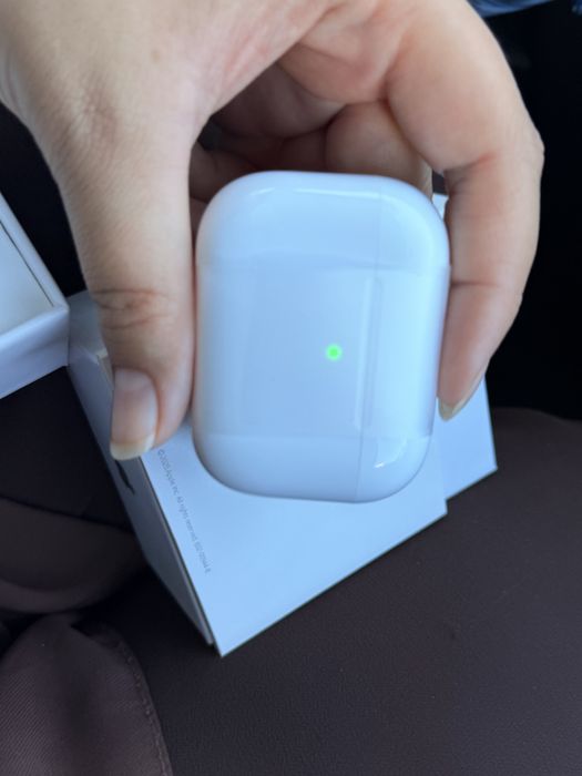Продаю AirPods pro 3