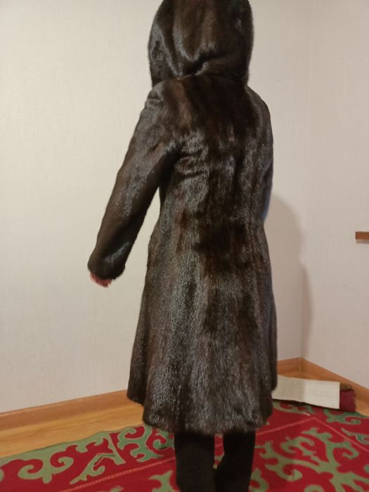 продам шуба норковая, с капюшоном