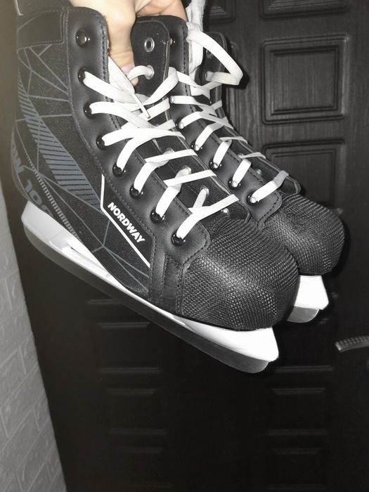 Продам коньки.    .