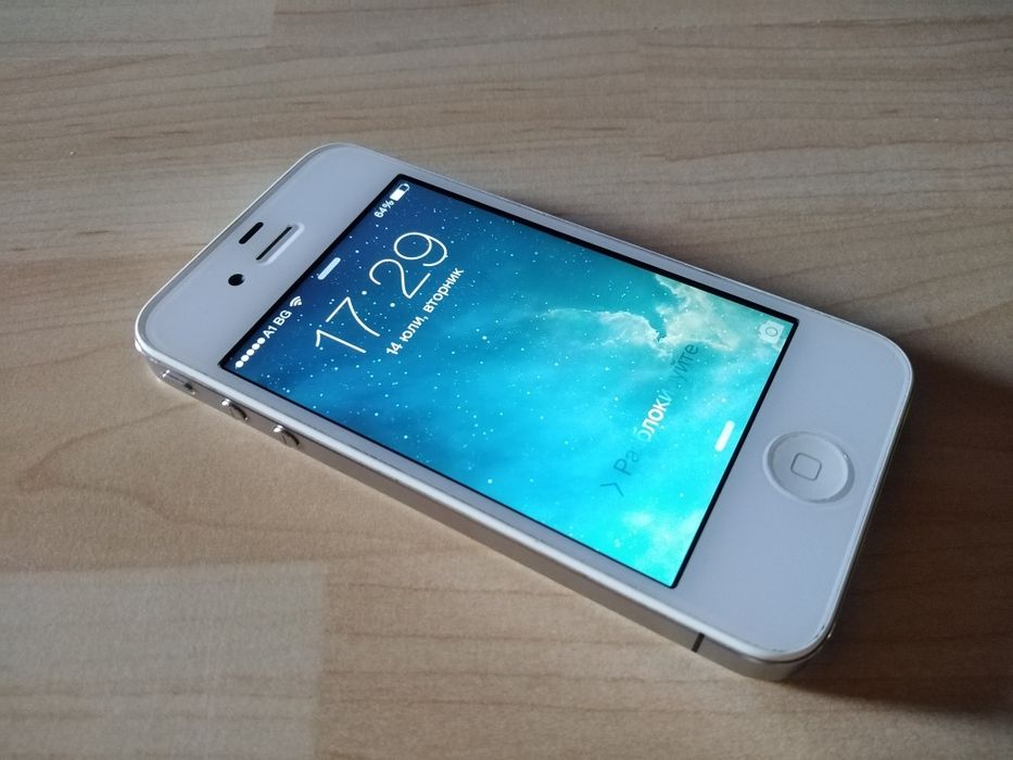 iPhone 4 перфектен без забележки