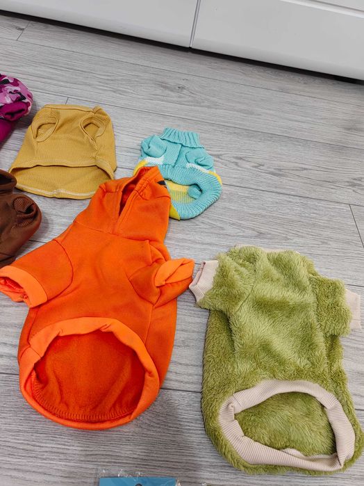 Дрешки за малки порода кученца и чорапки