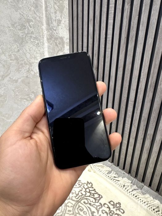 Iphone x        .